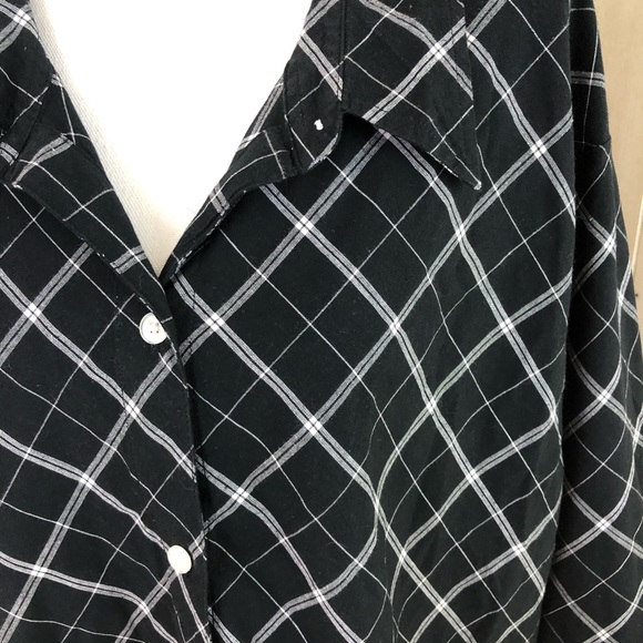 Plus Size 3x Blouse - Picture 3 of 5